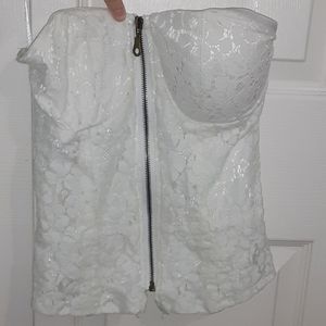 White zipped pattern top (no sleeves)